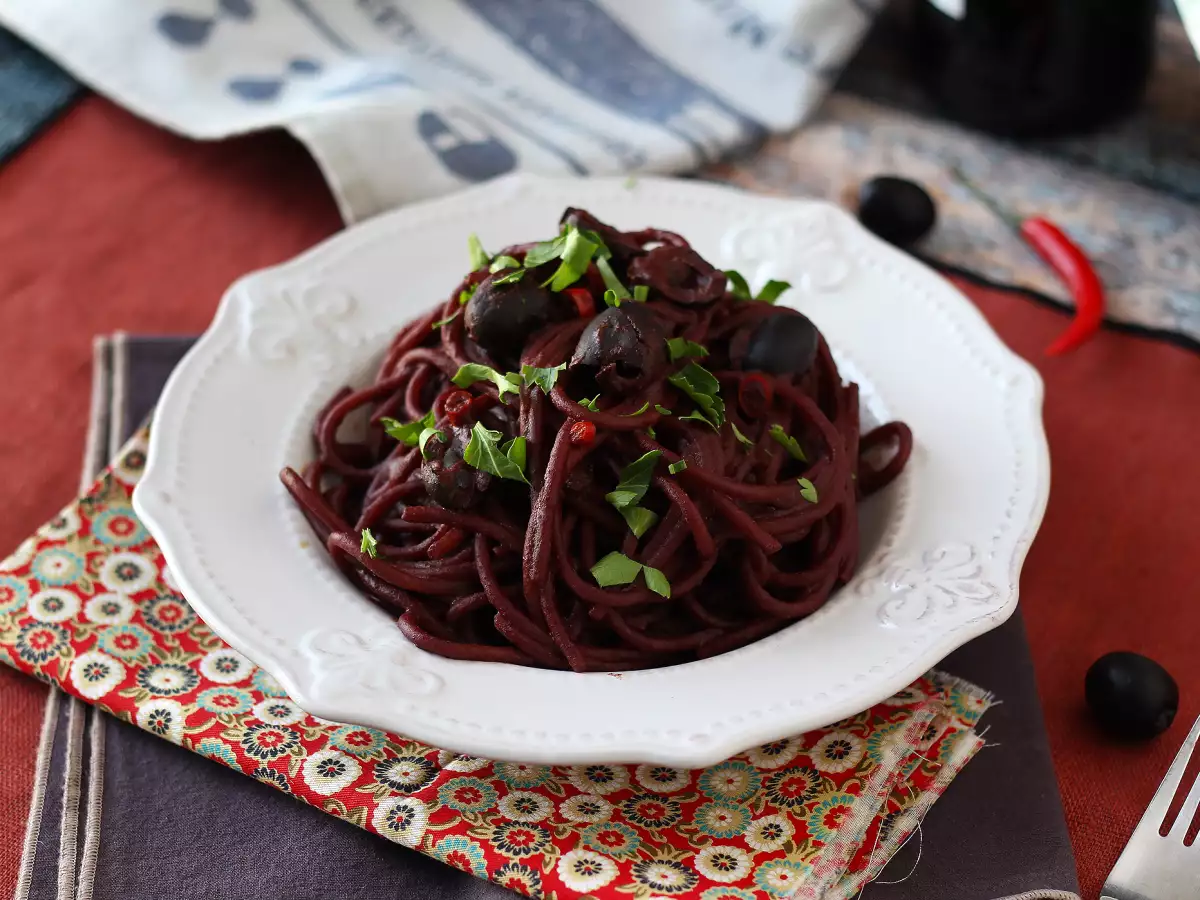 Spaghetti al fuoco di Bacco: pasta med rødvin, der sætter noget særligt på bordet
