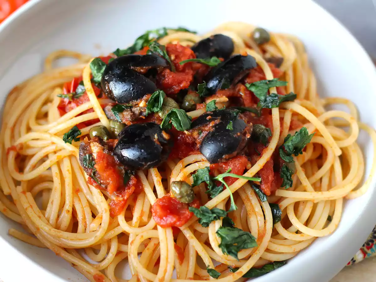 Spaghetti alla puttanesca, en hurtig og velsmagende forret - foto 4