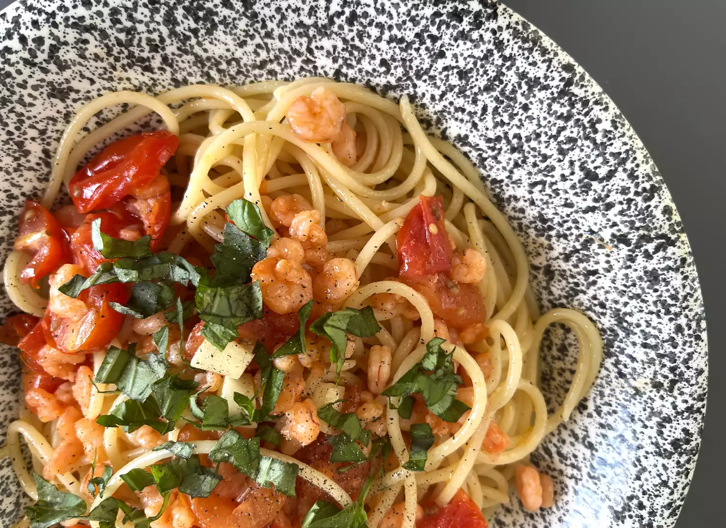 Spaghetti Med Reker Spaghetti med rejer og tomater: en hurtig opskrift