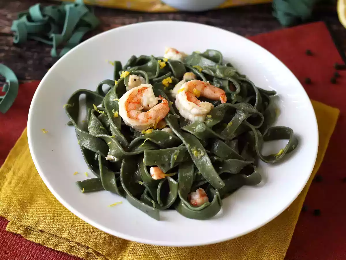 Spirulina-pasta med rejer og citron: en næringsrig forret med en unik smag - foto 5