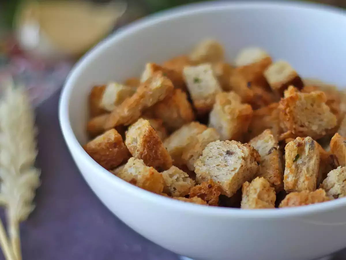 Sprøde urtecroutoner i Air Fryer (hurtigt og nemt) - foto 3