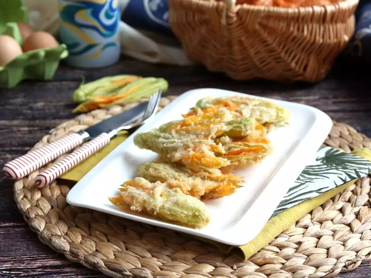 Stegte courgetteblomster, opskriften på dej med danskvand