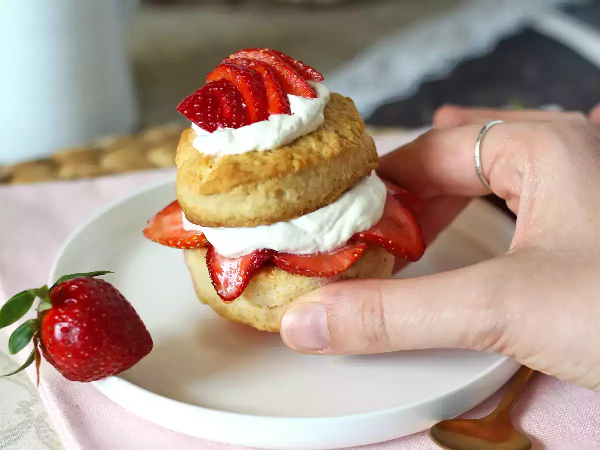 Strawberry shortcake, den amerikanske jordbærkage med fløde, der aldrig slår fejl - foto 2