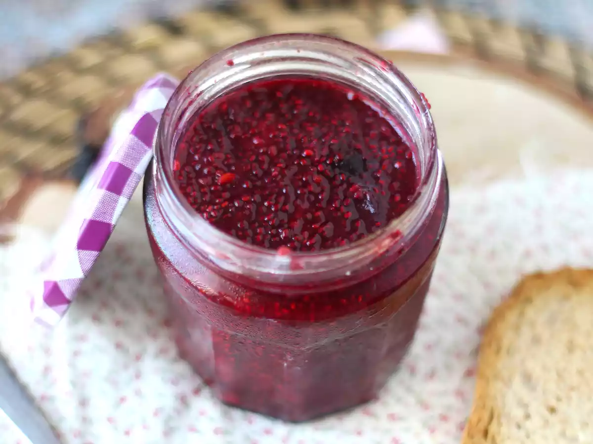 Sund marmelade med bær og chiafrø - foto 3