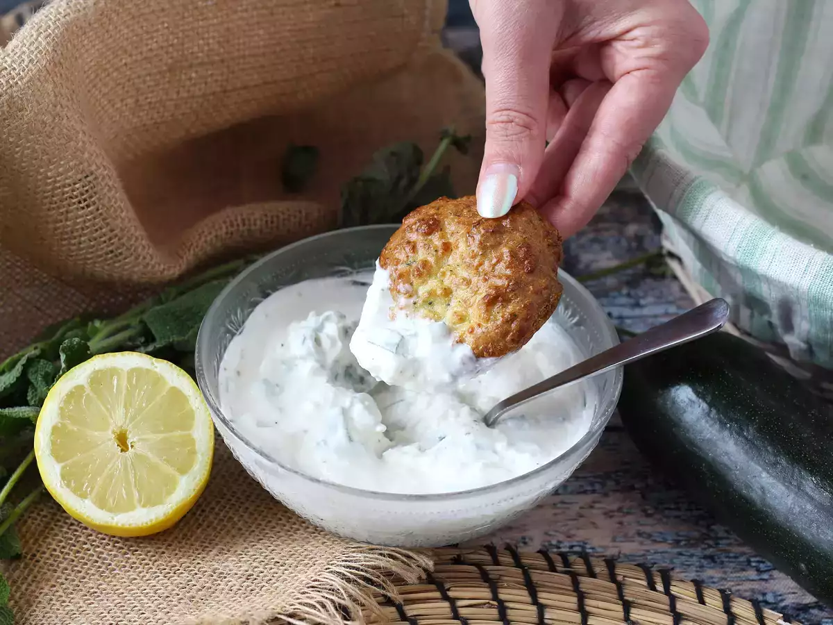 Superfrisk sauce med yoghurt, feta, citron og mynte! - foto 2