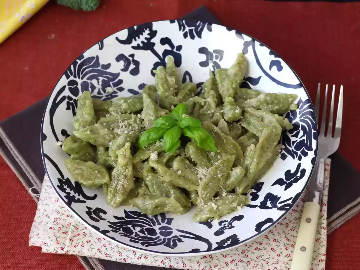 Supernem broccolipasta, der får børn til at blive glade for grøntsager - foto 5