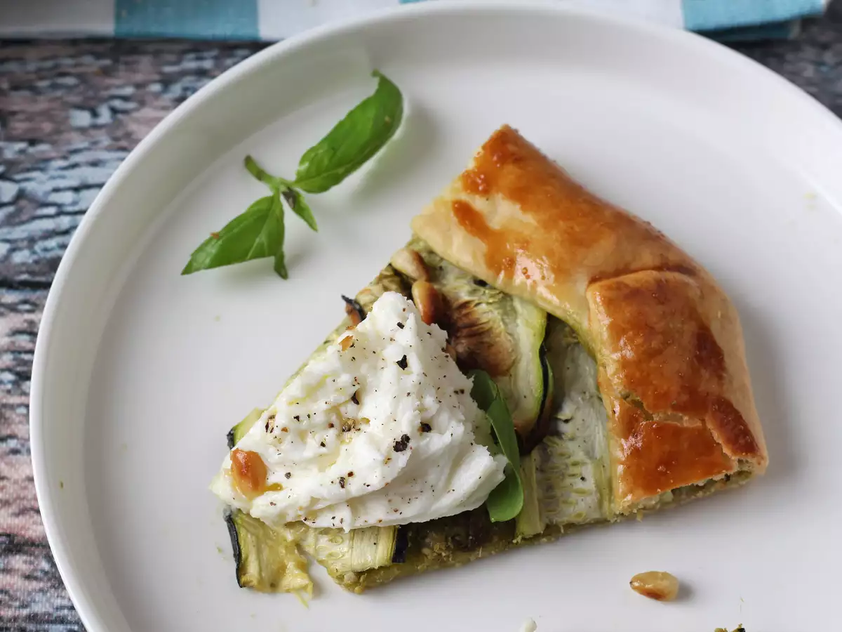 Tærte med pesto og courgetter: en nem opskrift, der dufter af sommer! - foto 3
