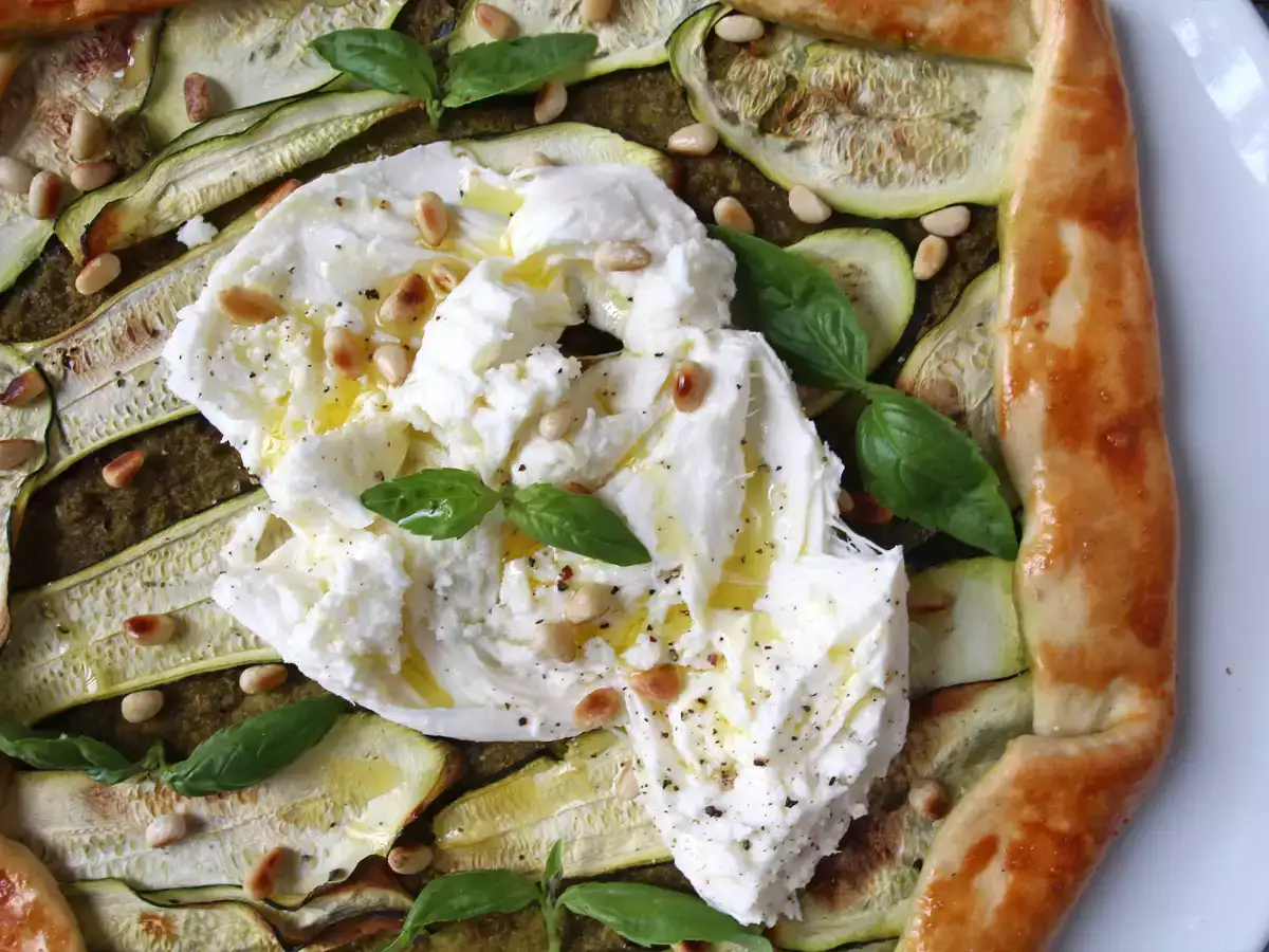 Tærte med pesto og courgetter: en nem opskrift, der dufter af sommer! - foto 4