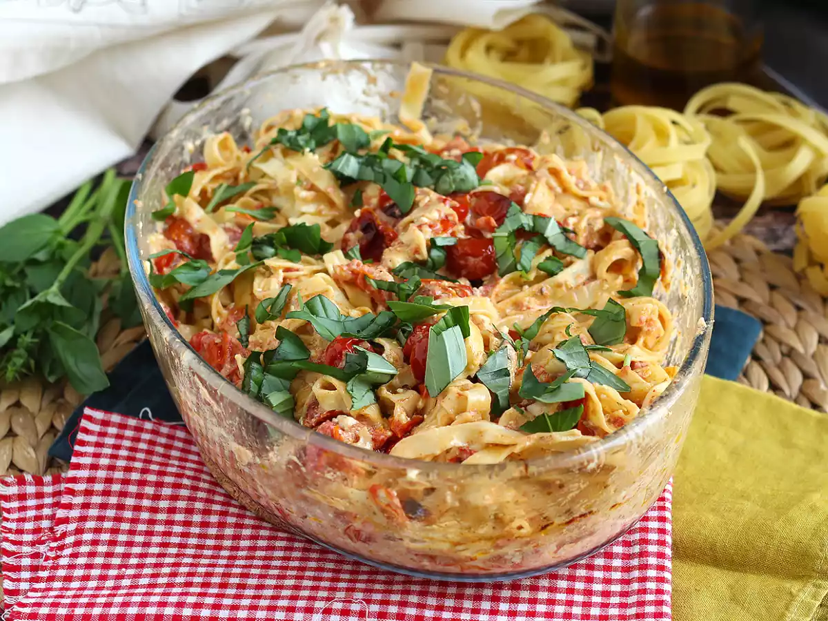 Tagliatelle feta cherrytomater - bagt feta-pasta - foto 5