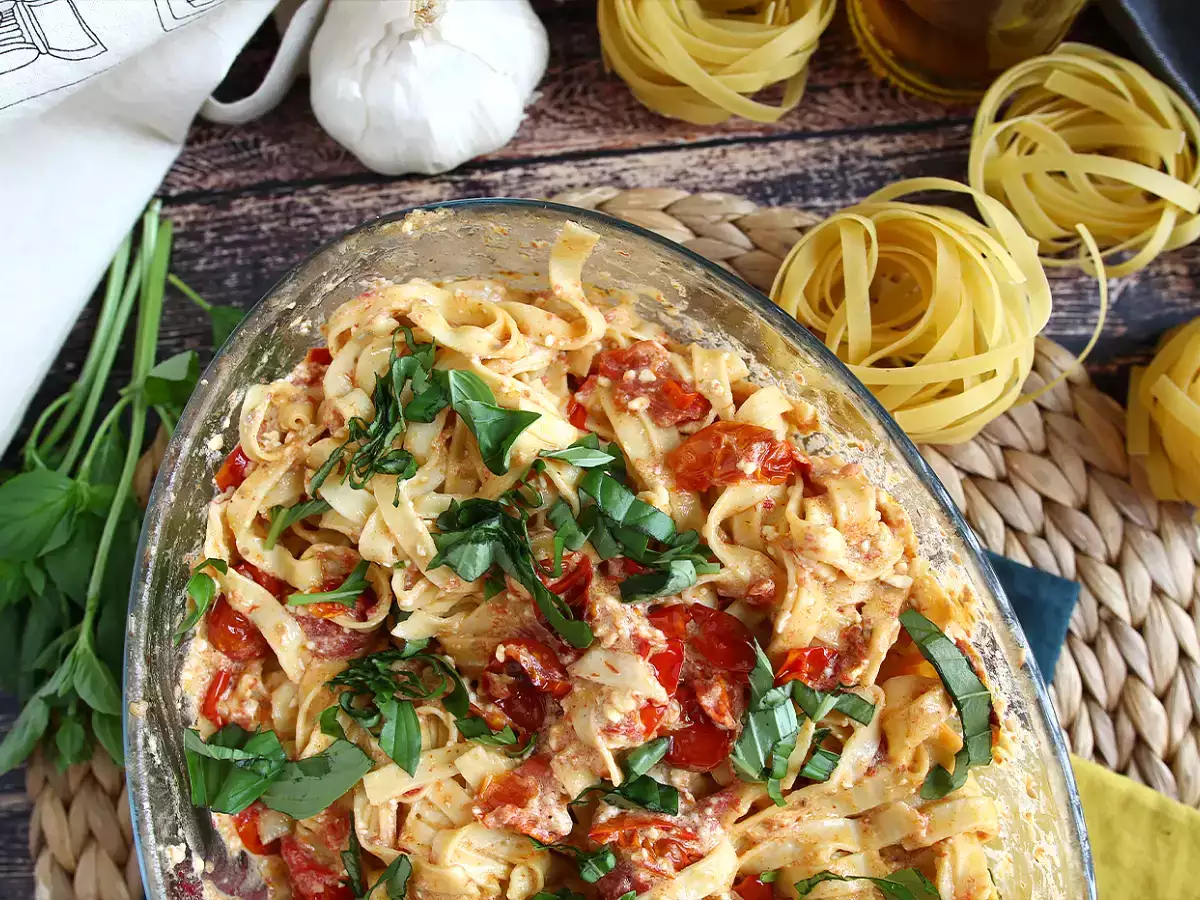 Tagliatelle med feta og cherrytomater – bagt feta-pasta - foto 7