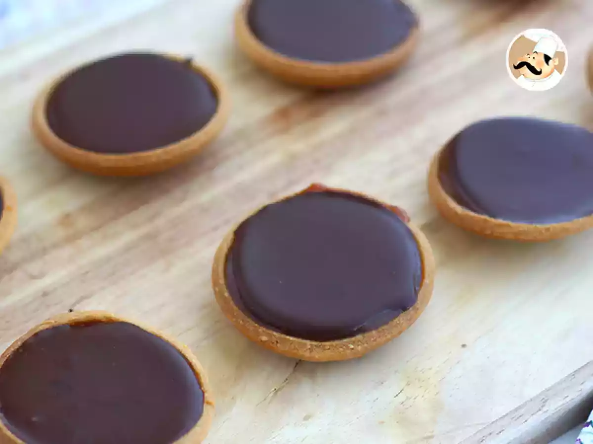 Tarteletter med karamel og chokolade