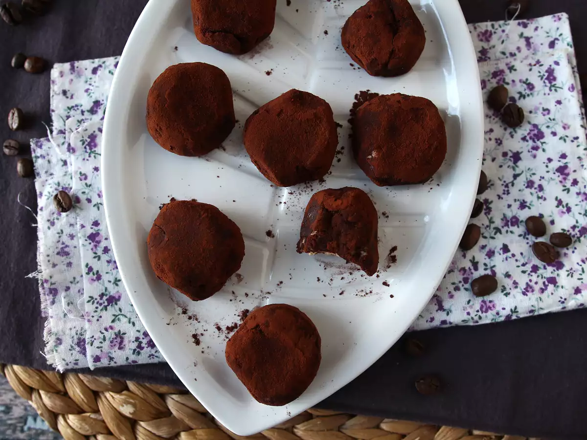 Tiramisu-kugler – den perfekte italienske dessert i miniportioner til kaffen! - foto 2