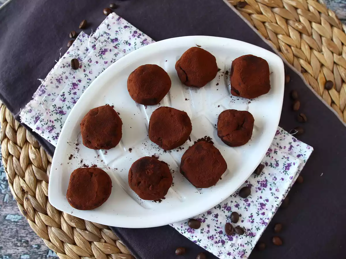 Tiramisu-lignende rochers, den perfekte italienske dessert i miniportioner til din kaffe! - foto 5
