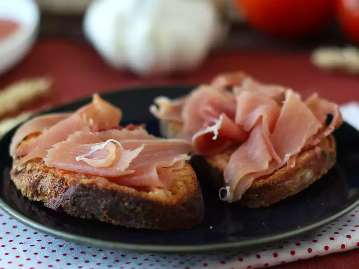 Toast med tomat og serranoskinke - foto 3