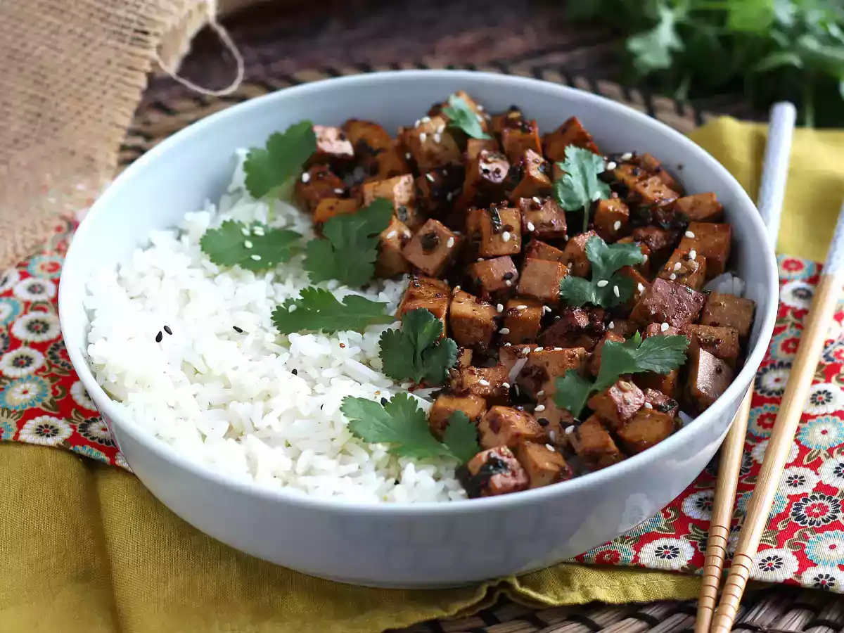 Tofu marineret i sojasauce