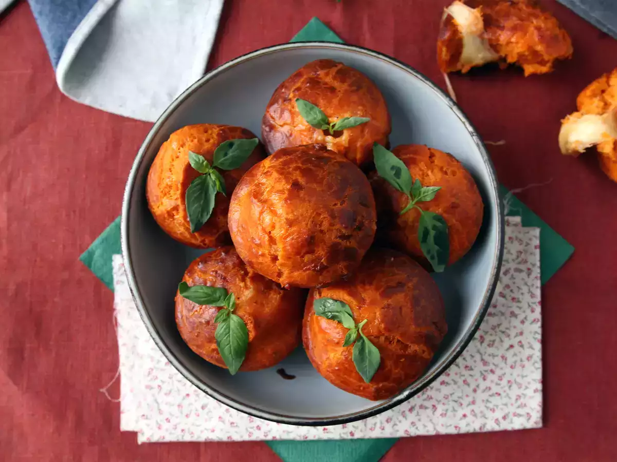 Tomatmuffins med et smeltende mozzarellahjerte - foto 5