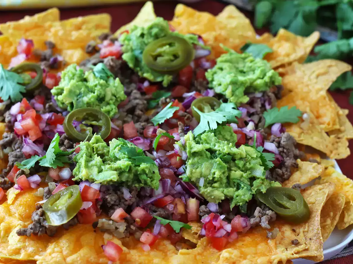 Toppede nachos, der er perfekte til en aperitifmiddag! - foto 2