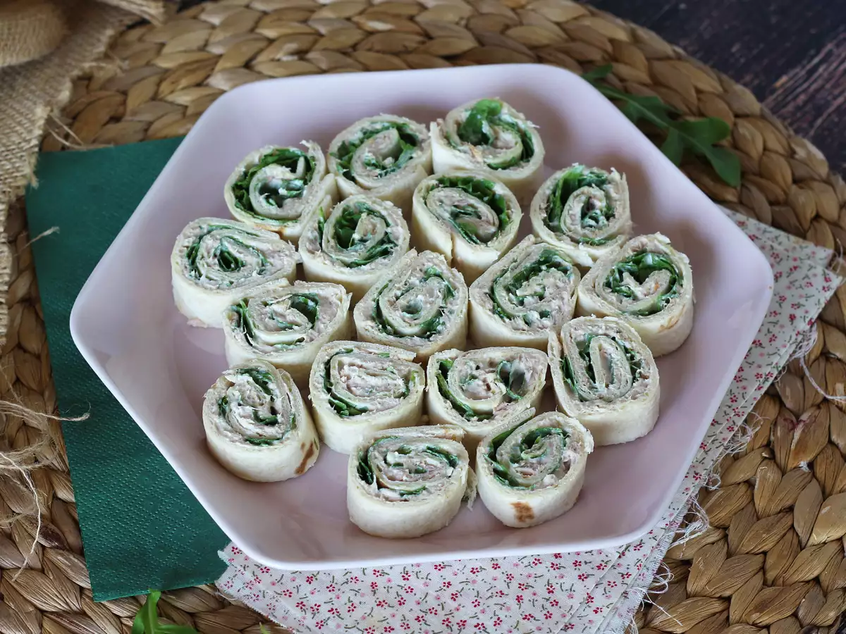 Tortillaruller med tun og friskost – nemme snacks til aperitiffen - foto 3