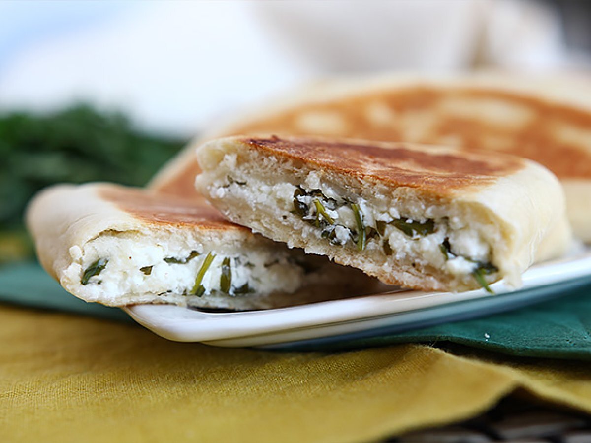 Tyrkiske pandekager fyldt med feta, citron og persille - Gözleme - foto 3