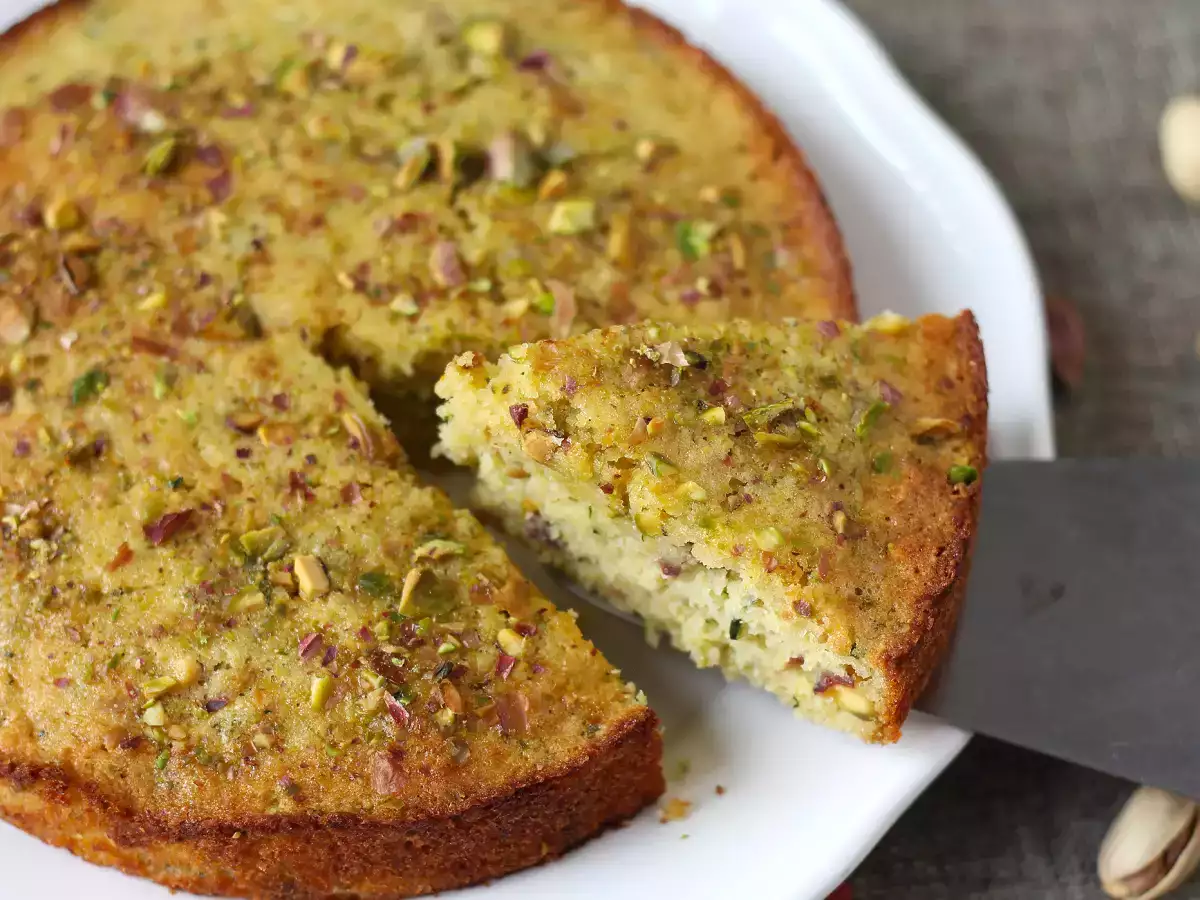 Ultrafugtig pistaciekage med lime og courgette - foto 2