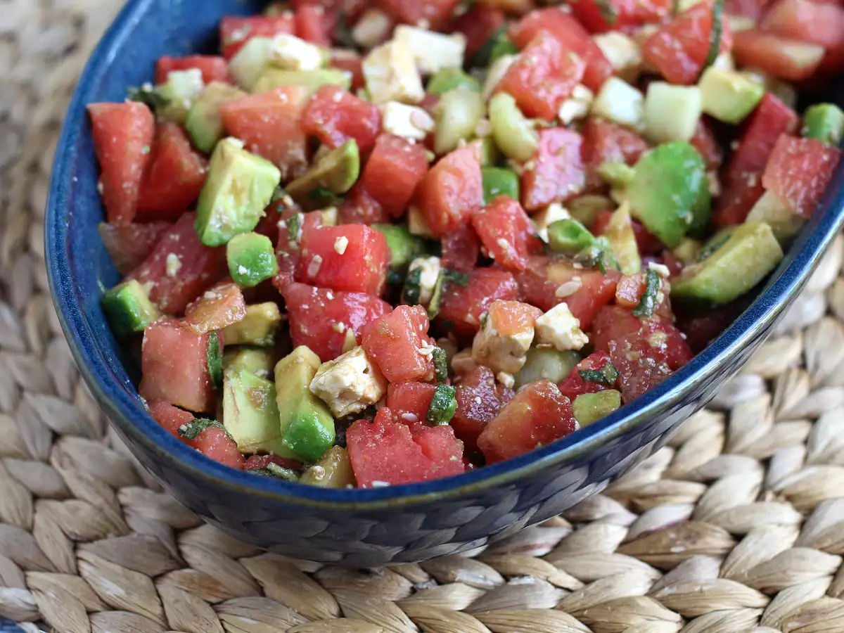 Vandmelonsalat med feta, avocado og agurk – ekstra frisk! - foto 2