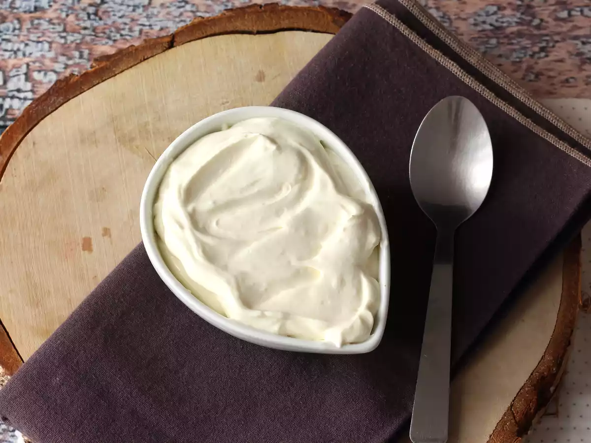 Vaniljecreme montée, den perfekte topping til dine kager og lagkager!