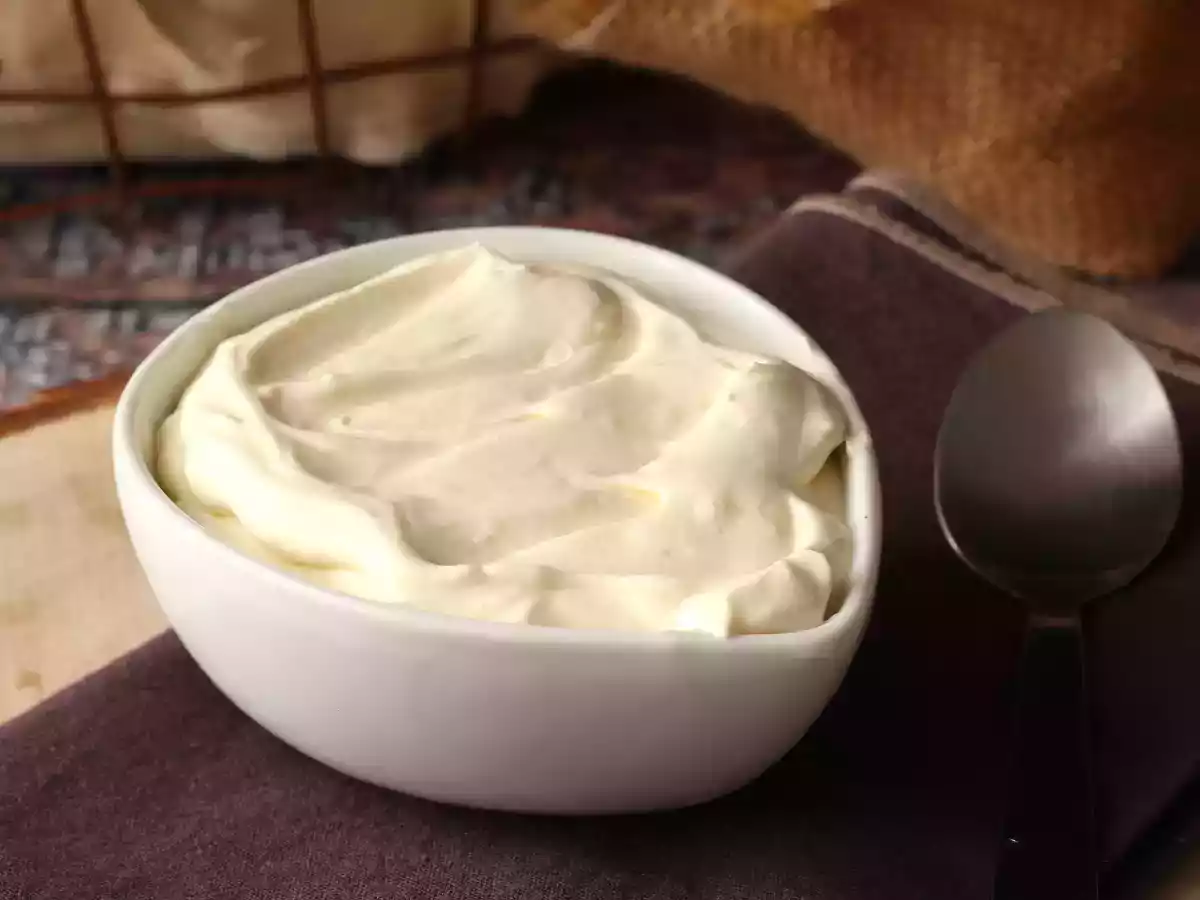 Vaniljecreme montée, den perfekte topping til dine kager og lagkager! - foto 3