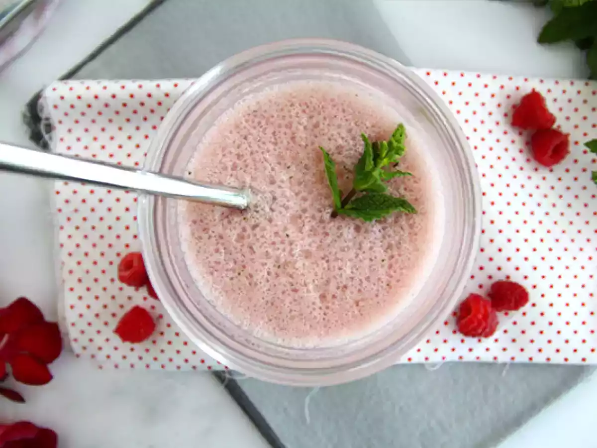 Vegansk hindbær- og myntemilkshake - foto 3