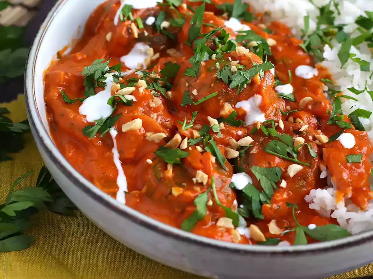 Vegansk Malai Kofta: kikærtefrikadeller med tomatsauce