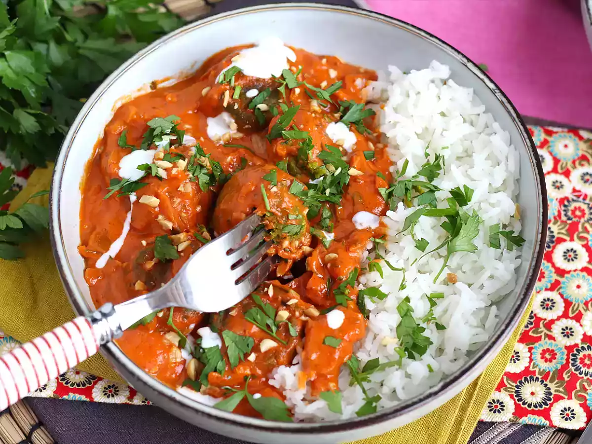 Vegansk Malai Kofta: kikærtefrikadeller med tomatsauce - foto 4