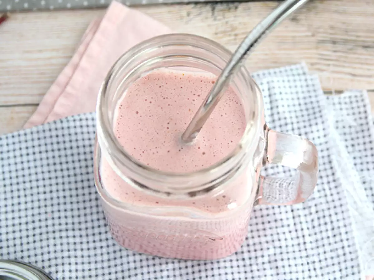 Vegansk milkshake med røde bær - foto 3