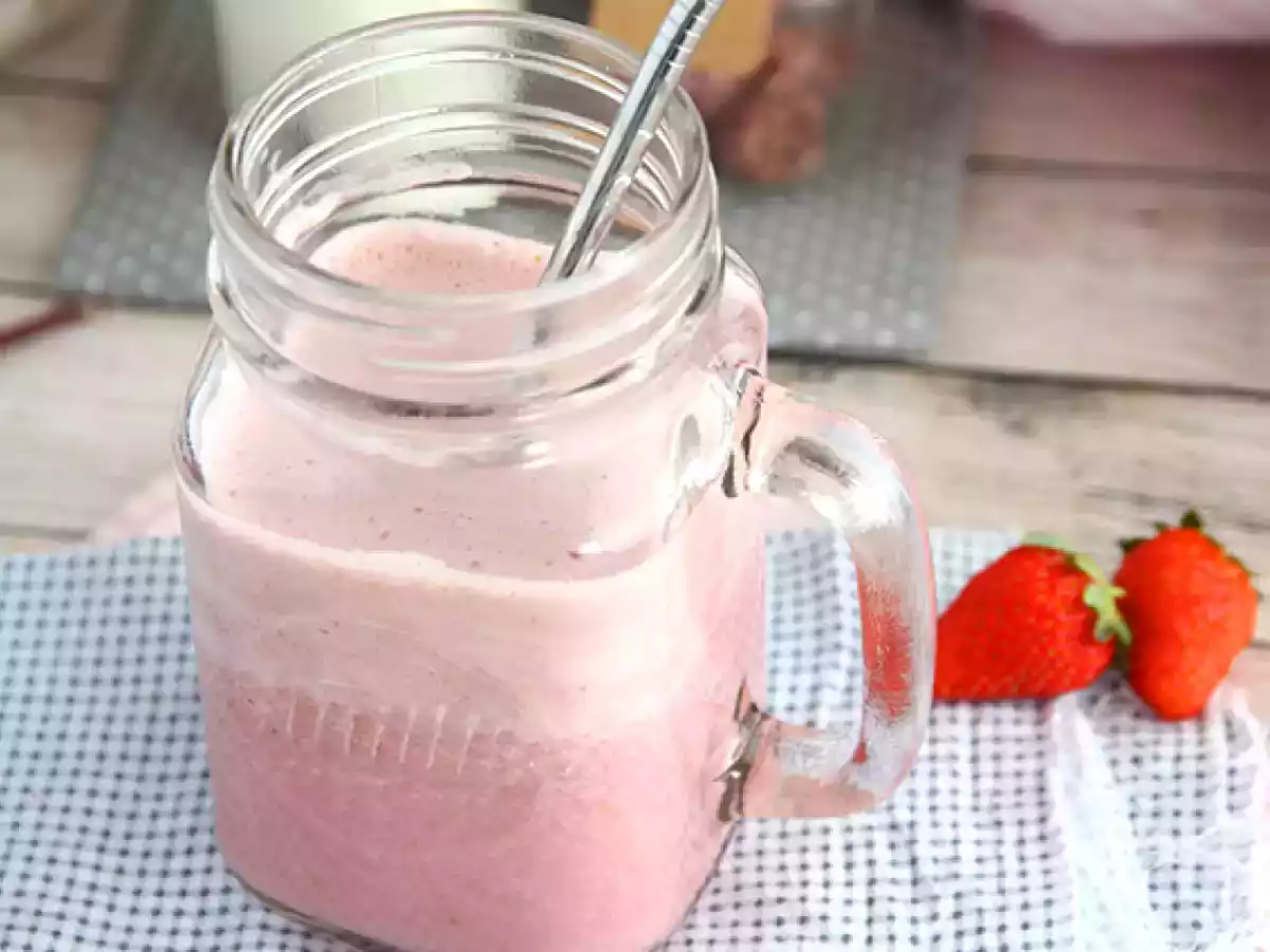 Vegansk milkshake med røde frugter - foto 2