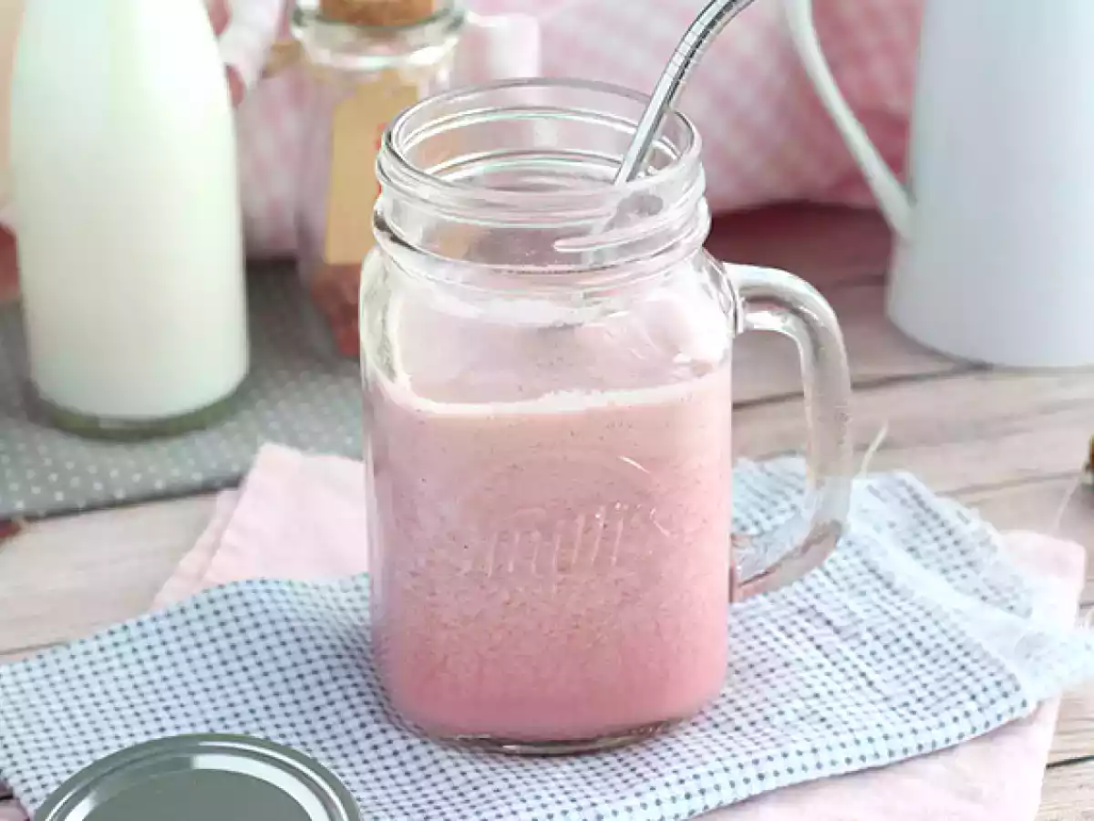 Vegansk milkshake med røde frugter - foto 4