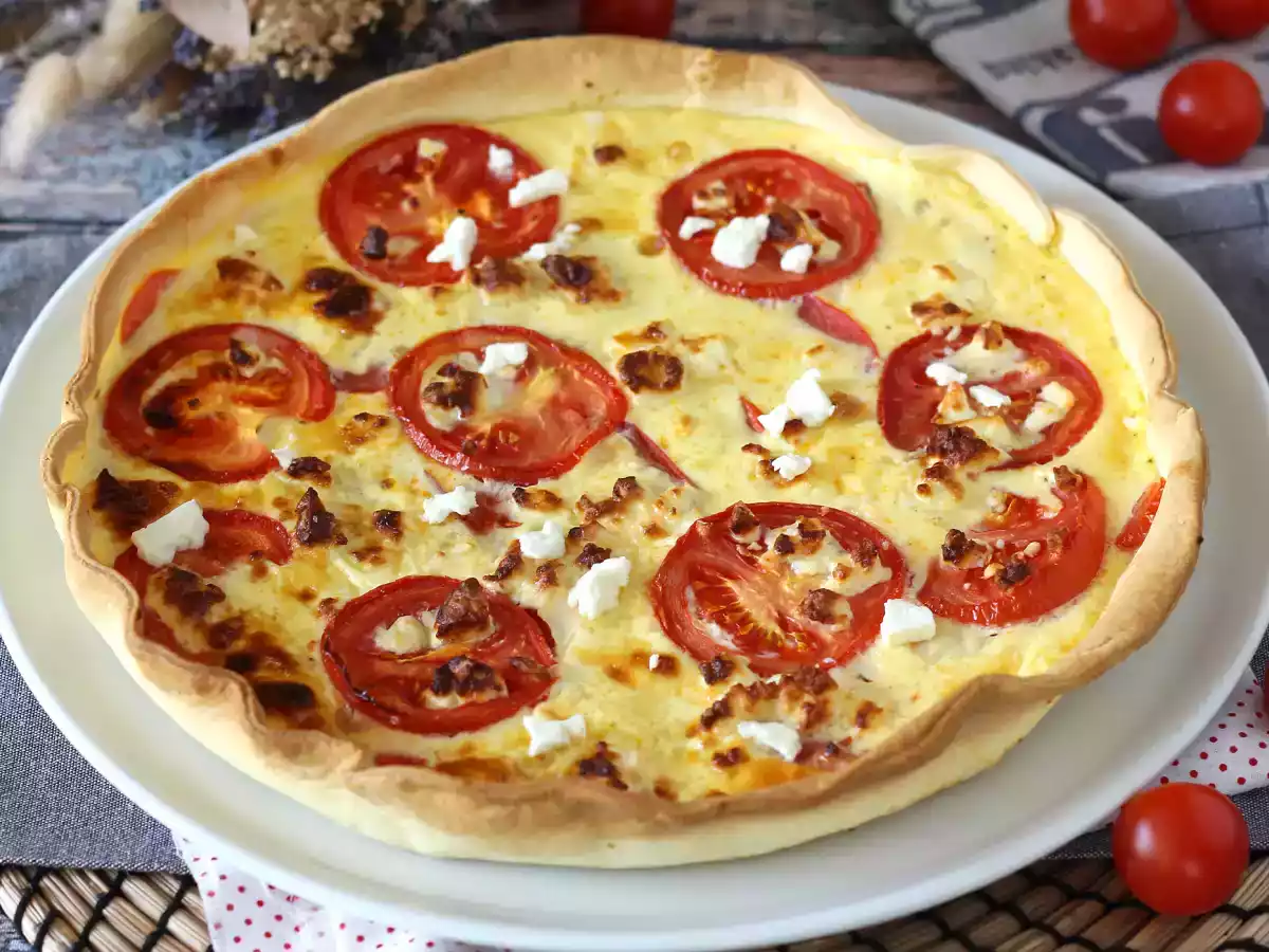 Vegetarisk quiche med tomat og feta, perfekt til at tage med på picnic! - foto 3