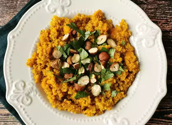 Vegetarisk risotto med quinoa, butternut, hasselnødder og koriander - quinotto