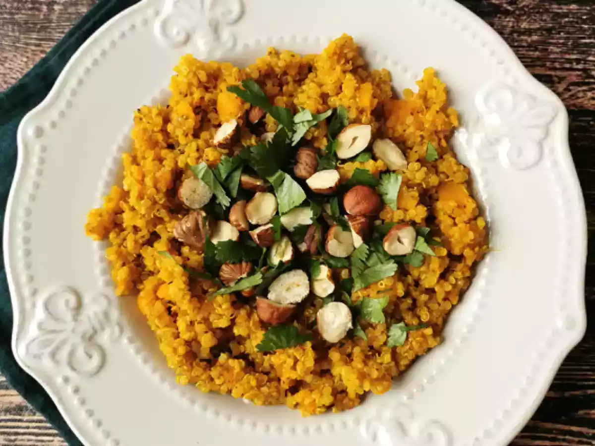 Vegetarisk risotto med quinoa, butternut, hasselnødder og koriander - Quinotto