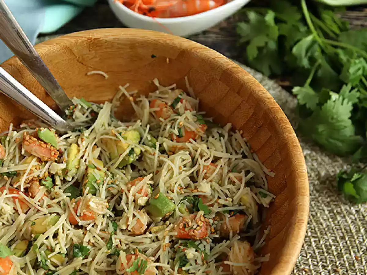 Vermicelli, rejer, avocado, æg og koriandersalat - foto 2
