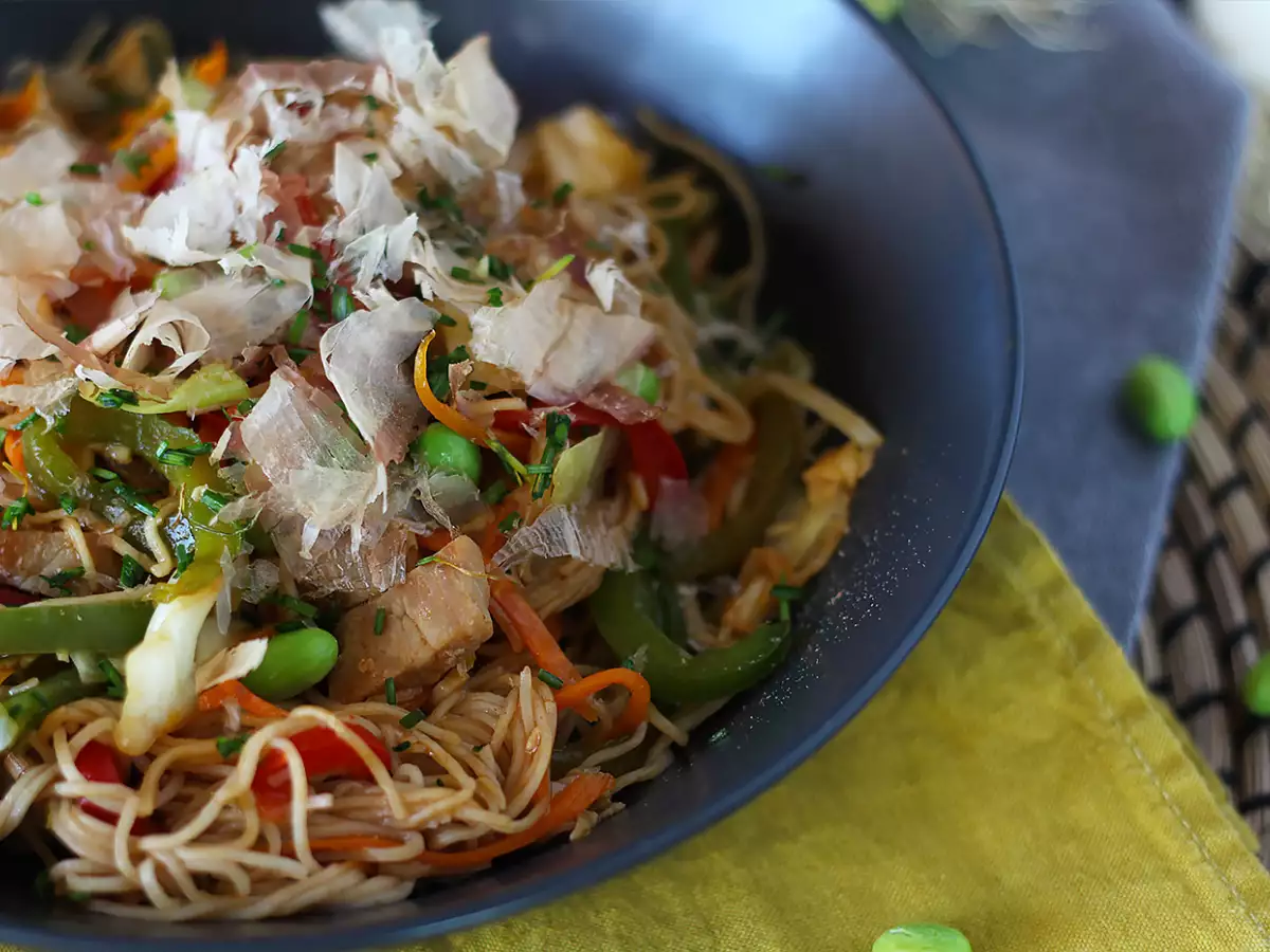 Yakisoba – stegte nudler med grøntsager - foto 2