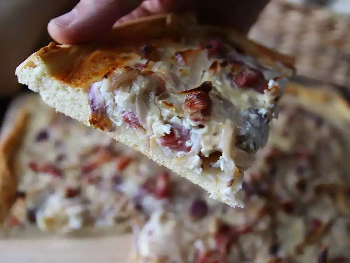 Zwiebelkuchen: den tyske tærte med bløde løg og bacontern - foto 5